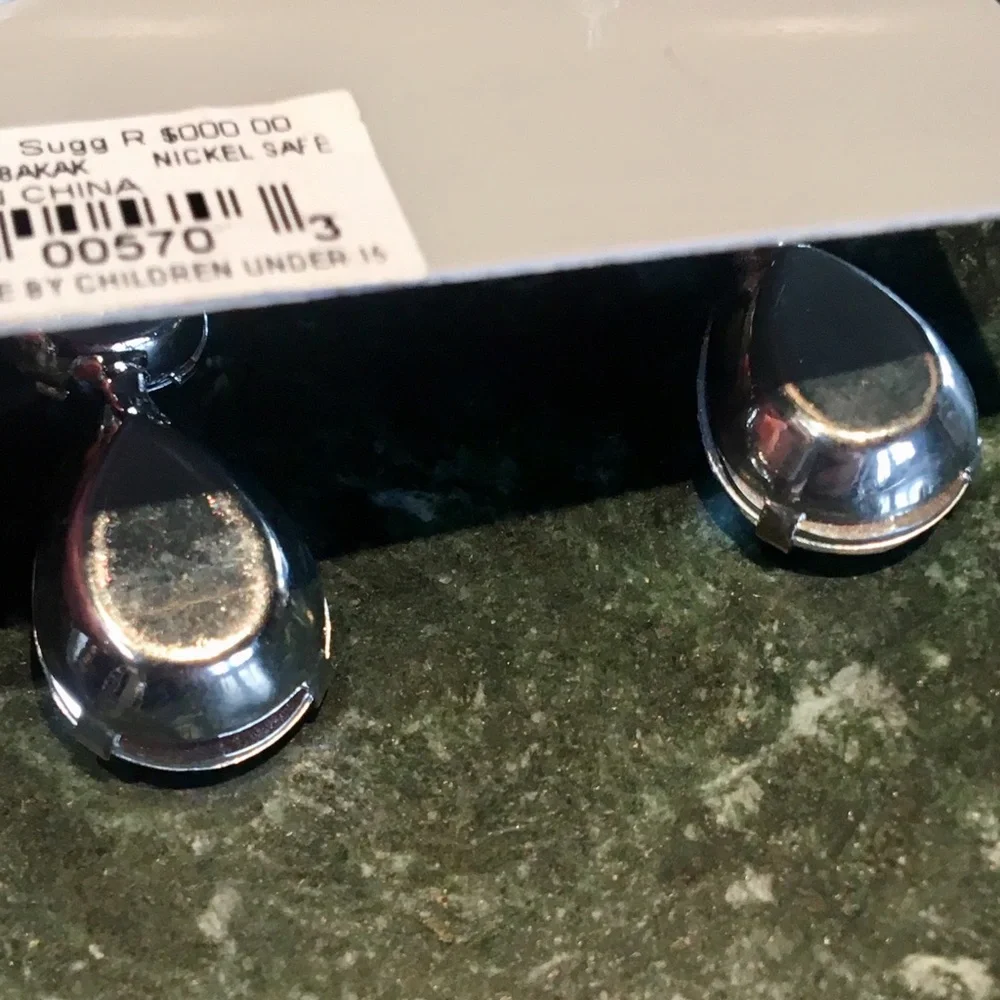 Amazing NWOT Anne Klein teardrop crystal earrings - Picture 4 of 7